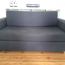 2-Sitzer Couch zu Verschenken 1