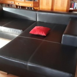 großes Wohnzimmer-Sofa