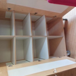 Schrank mit Rollen 1