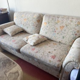 2-Sitzer-Sofa