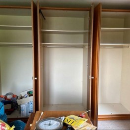 Großer Kleiderschrank mit Spiegel  1