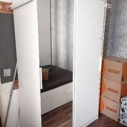 Kleiderschrank mit Spiegeltür