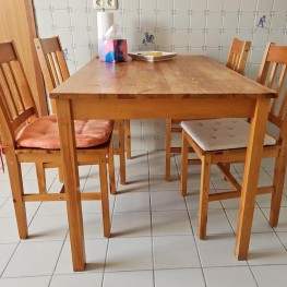 Tisch und 4 Stühle Dänisches Bettenlager