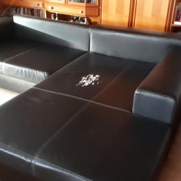 großes Wohnzimmer-Sofa 1