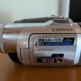 Panasonic Camcorder NV GS140 mit Zubehör