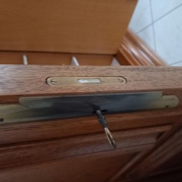 Wohnzimmerschrank Echtholz zu verschenken  2