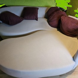 Designer Schlaf Sofa flexibel stellbar - zu VERSCHENKEN