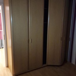 Kleiderschrank  1